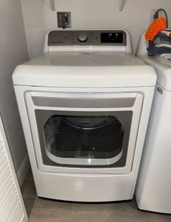 LG Dryer - DLE7200WE