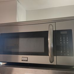 Microwave - Appliance - Stainless Steel 