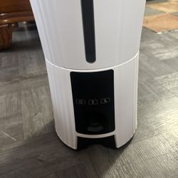 Petory Food Dispenser