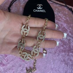 New Necklace Really Good Quality Comes With Bag 