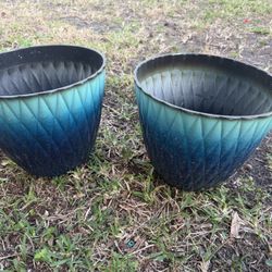 Set 2 Resin Outdoor Plant Pots