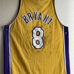 A Signed Kobe Jersey ‼️‼️