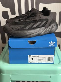 Adidas Ozelia EL C "Triple Black" – Size 2