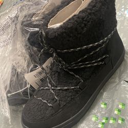 Size 7 Old Navy Boots 