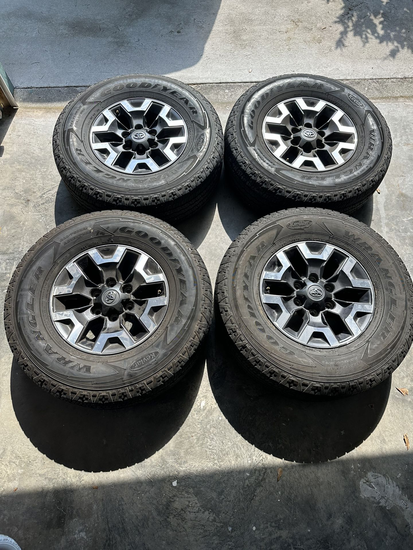 Toyota Rims And Tires 265/70 16R