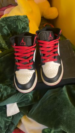 Jordan 1 Mid