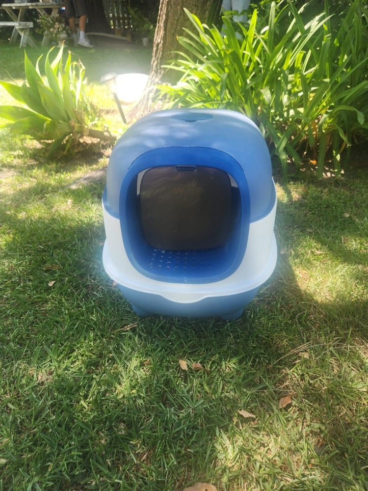 Litter box