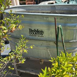 BEHLEN COUNTRY Galvanized Stock Tanks