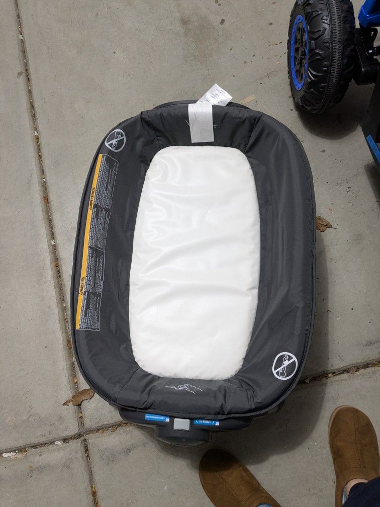 Greco bassinet good to changing table