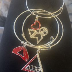 Charm bracelet $25