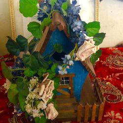 BIRD HOUSE 