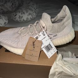 Yeezy 350v2 Cmpct 