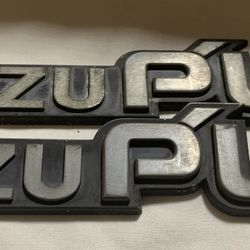 Isuzu Pup Pick Up Truck Fender Emblem Pair Set OEM
