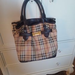 Burberry Purse 