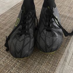 Soccer Cleats Size 6
