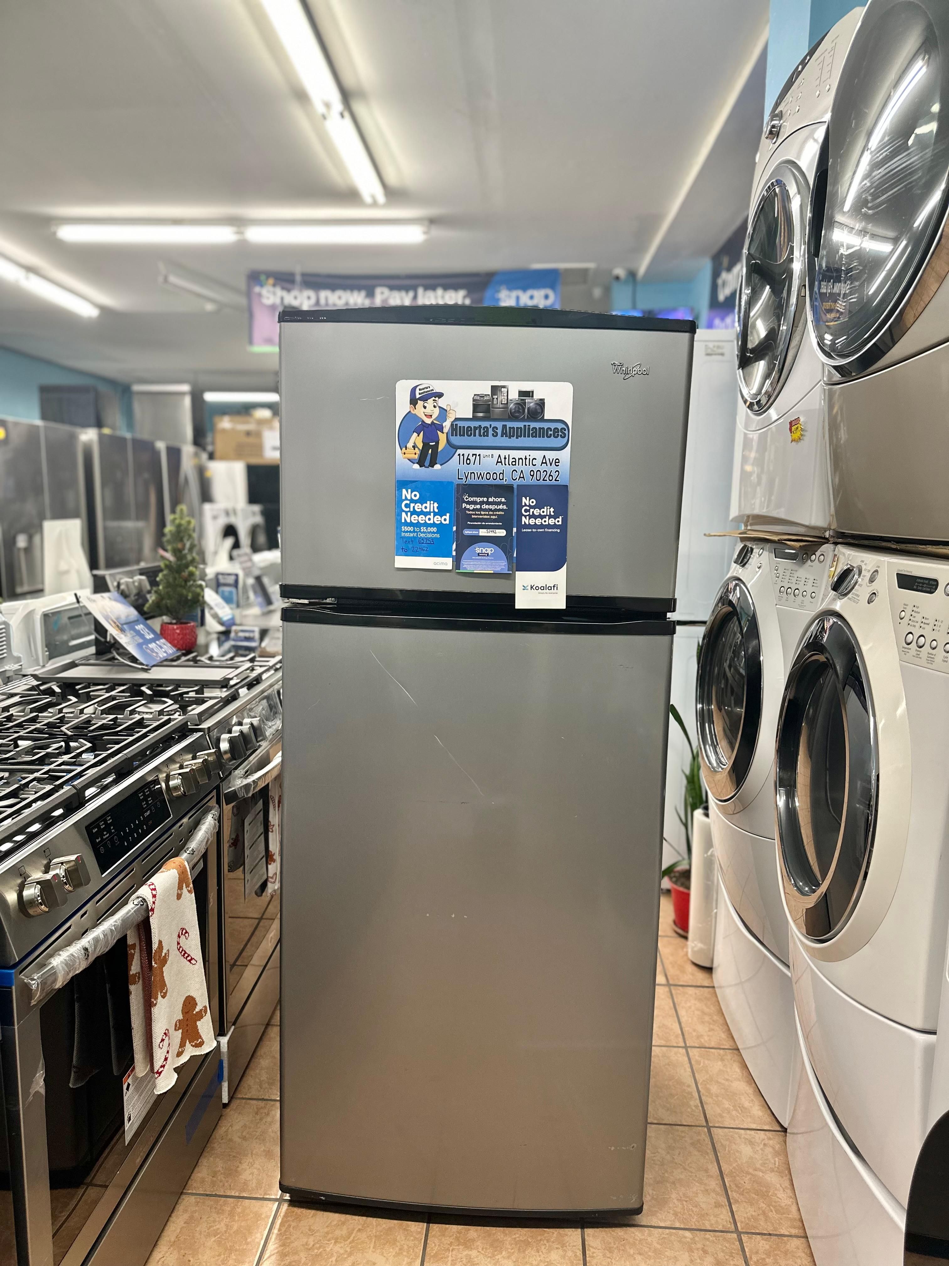 Whirlpool Top and Bottom Refrigerator