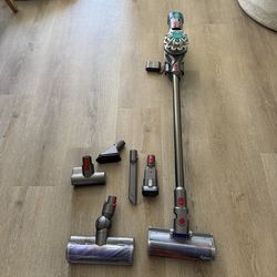 Dyson V8 Absolute Vacuum