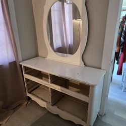 Free Dresser With Mirror