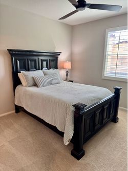Queen Bed & Dresser Set