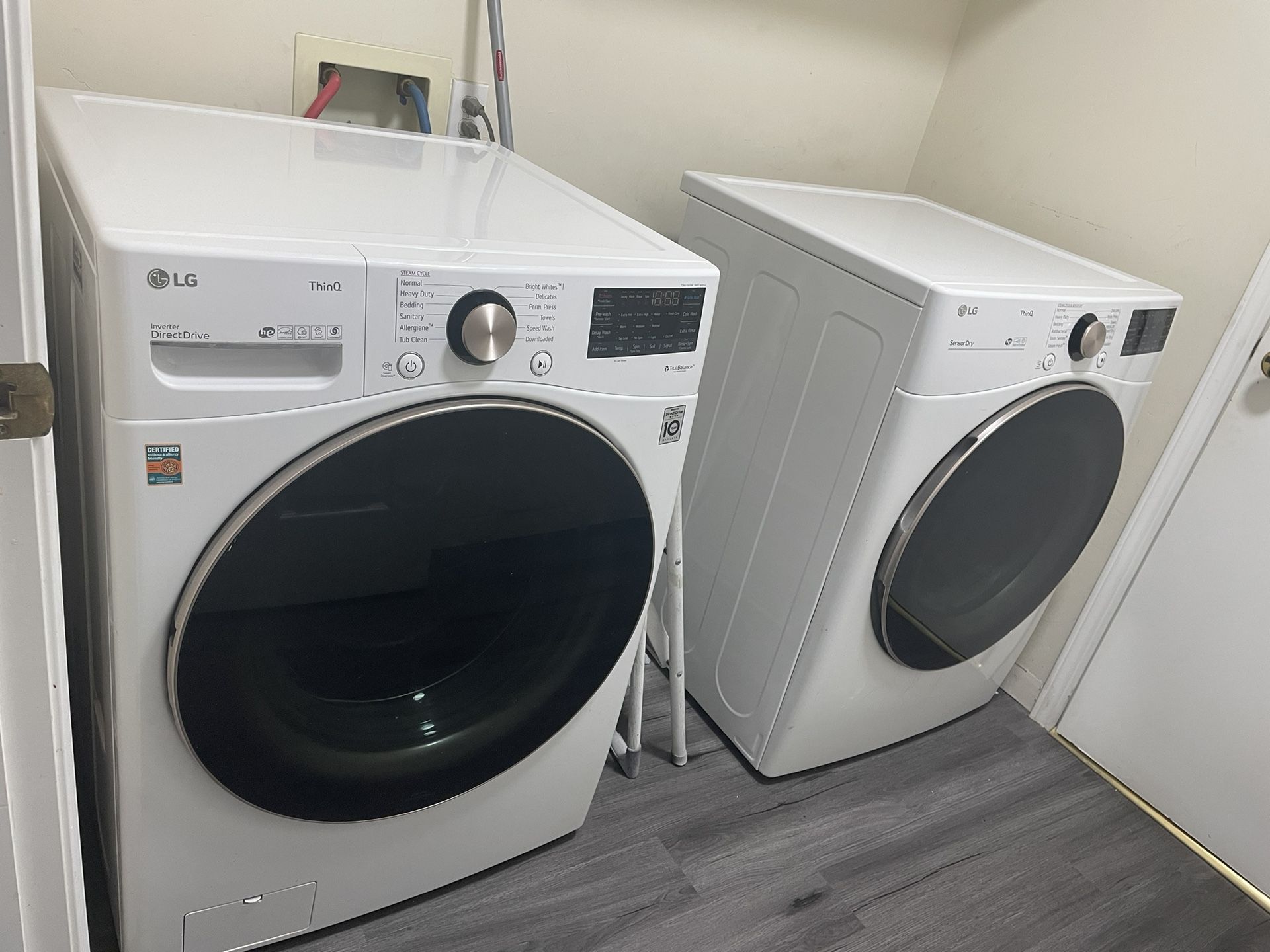 LG Smart Front Load Washer & dryer for Sale in Bakersfield, CA OfferUp