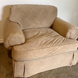 Over Sized Super Comfy Chair