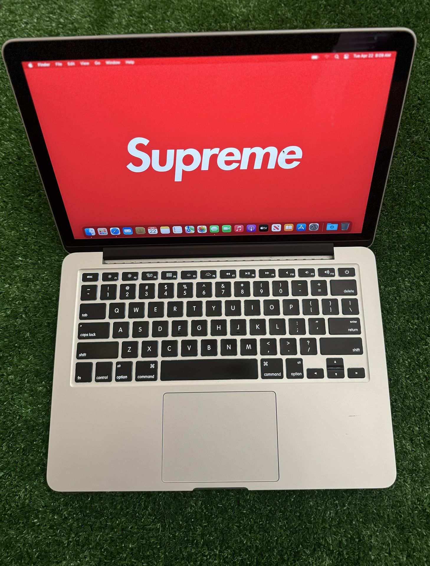 2015 MacBook Pro Retina 13 inch With Charger USED But Works Perfectly