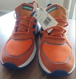 Shoes; Men adidas 90s Valasion, size 9
