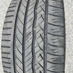 225/40/18 Dunlop Tire