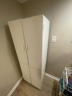 White cabinet/ cupboard - FREE