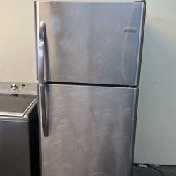 Frigidaire 18 Cu Ft Top Freezer Refrigerator Stainless Steel 