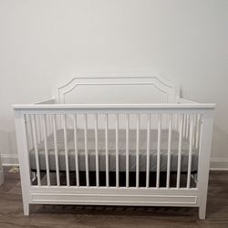 Baby Crib 2-in-1 with Baby Mattress 