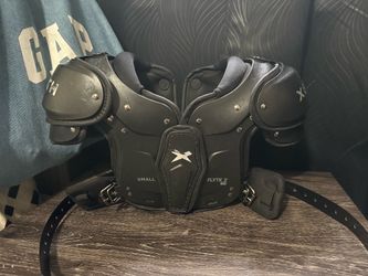 Youth shoulder pads