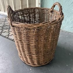 Wicker Basket 🧺 13” H