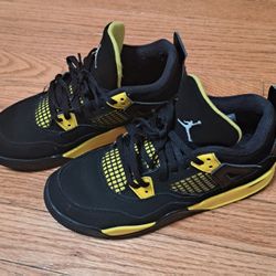 Jordan 4 Thunder