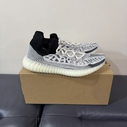 Yeezy 350 v2 Compact size 9 (brand new)