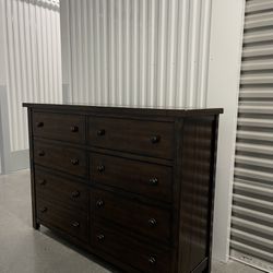 Wood 5pc Queen Bedroom Set (*selling as complete set)