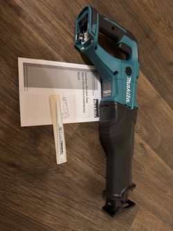 Makita 18V LXT  Variable Speed Reciprocating Saw (Tool-Only) New
