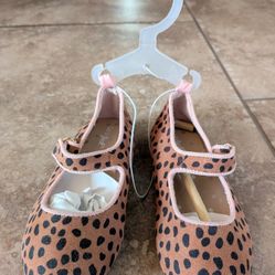 NEW Toddler Flats - Size: 8