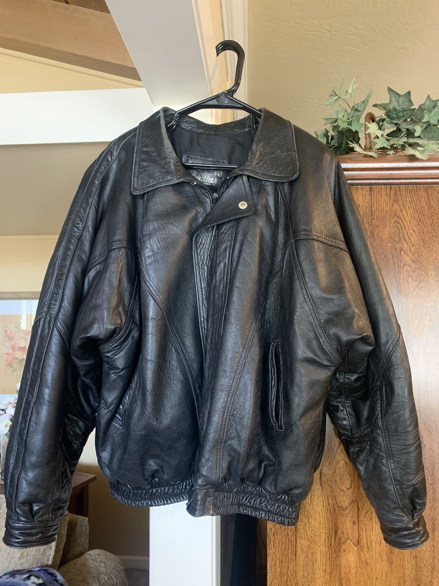 Vintage Sasson Black Leather XL Bomber Jacket