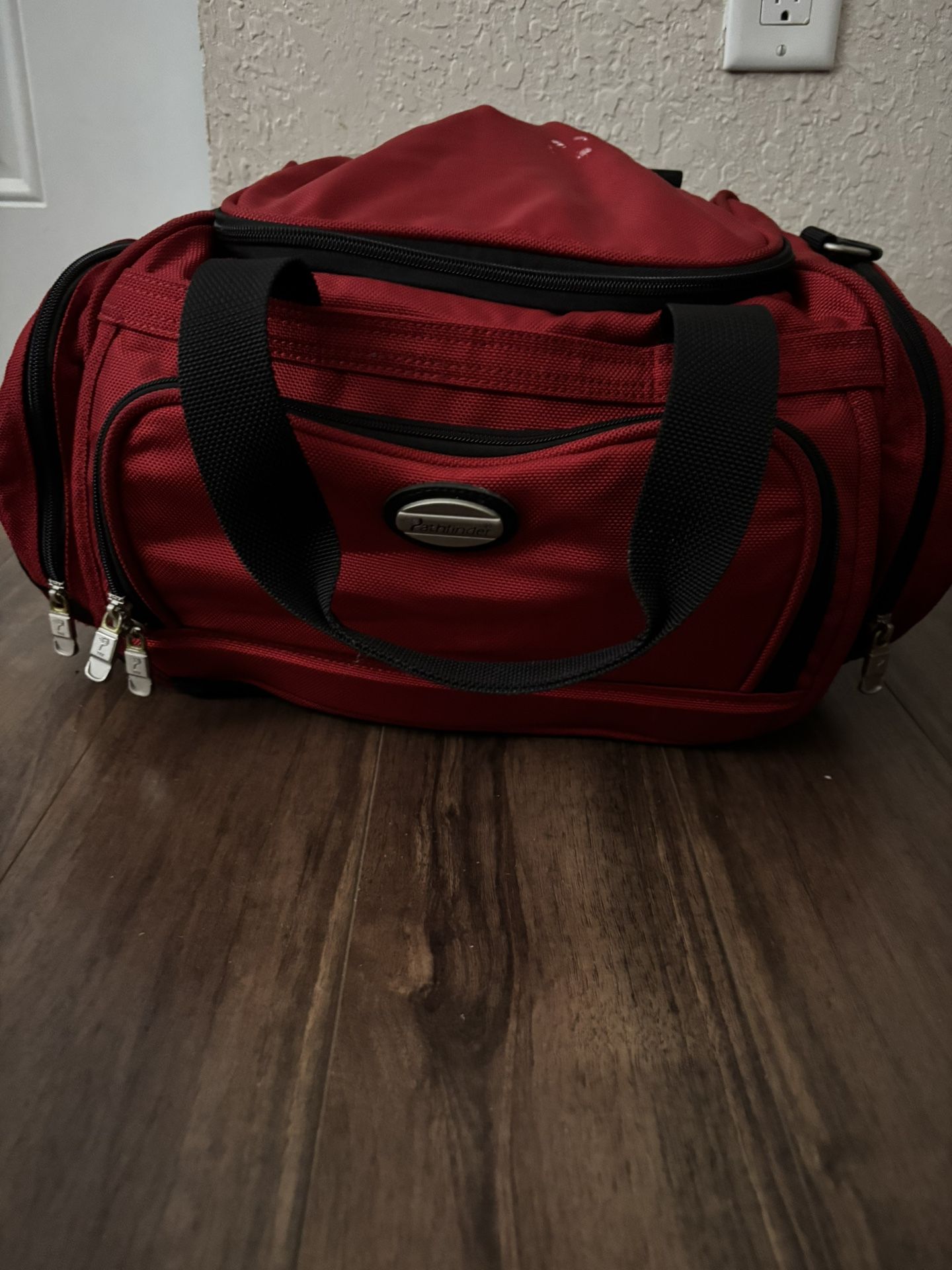 Pathfinder Duffle Bag/Red