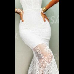 Wedding dress size Med-Large NWT