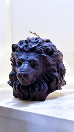 LION HEAD CANDLE