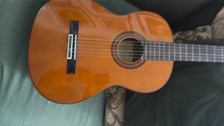 Yamaha G– 321 classical guitar perfect shape with case