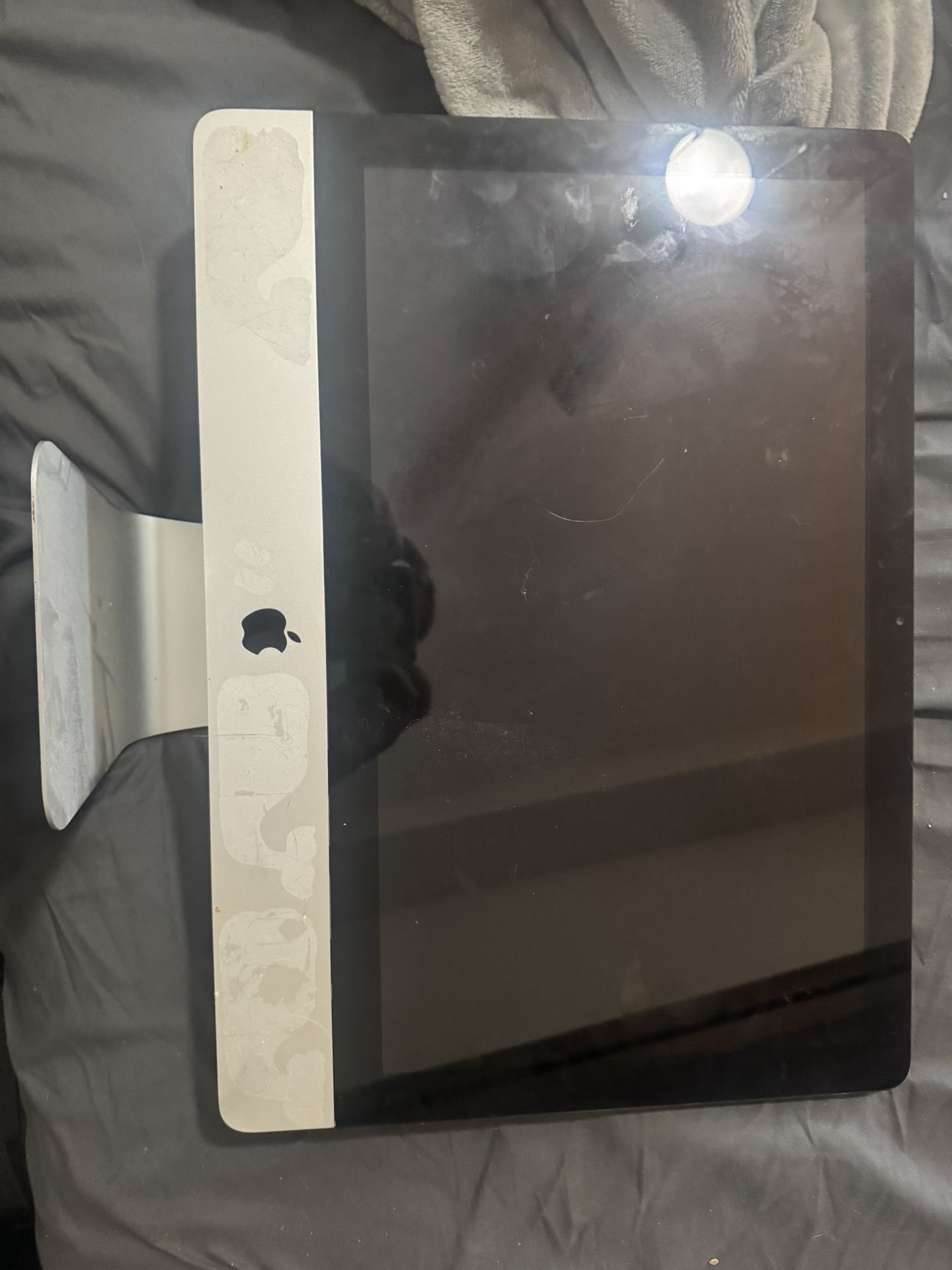 2009 Apple iMac 21.5” All-In-One For Parts