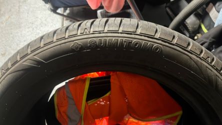 Sumitomo  tire 215/50R17. 91W