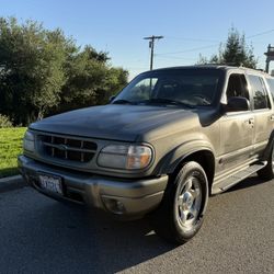 2001 Ford Explorer