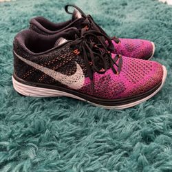 Nike flyknit lunar 3 (6.5 womens) 