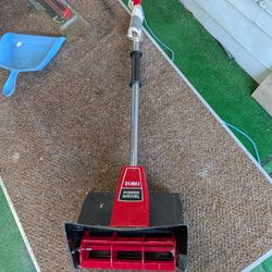 Toro electric 12-in Power Shovel model 38310