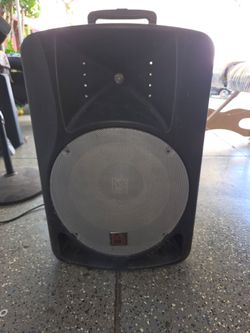 15 inch https://offerup.com/redirect/?o=TXIuRGo= speaker