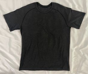 Lululemon Metal Vent Tech Short-Sleeve Shirt / Gray - Mens Large